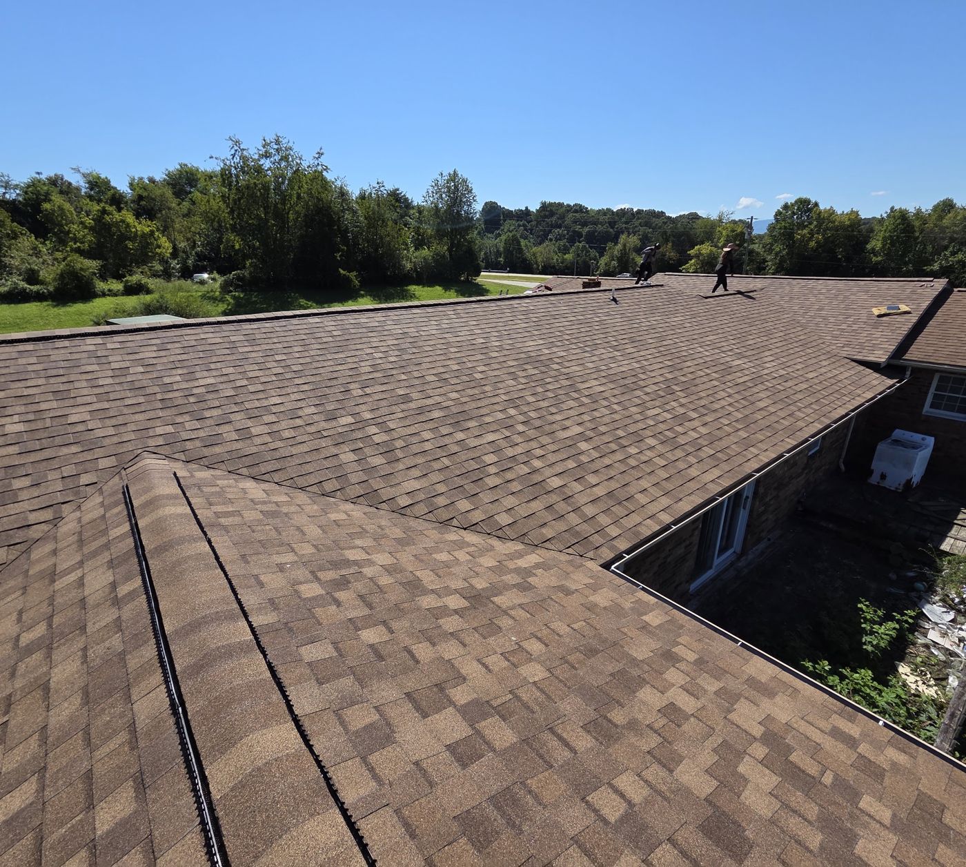 How to Choose the Right Shingle Color for Your Home